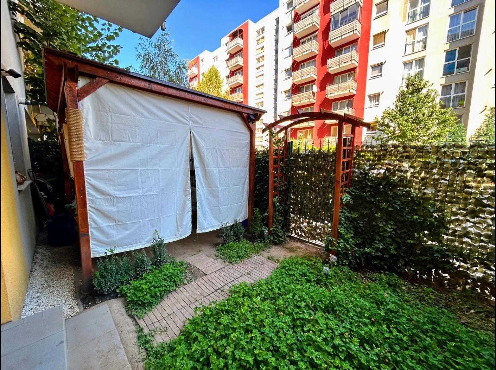 Brasov Kronstadt Garden Studio Экстерьер фото